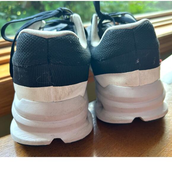 On Running Cloudrunner Black Gray Running Shoes Sneakers Womens 7.5 - Picture 6 of 9